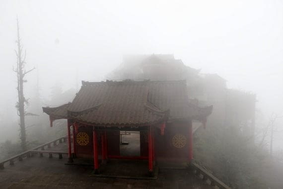 Emeishan: A Spirtual Trek 12 Foggy temples of Emeishan, China