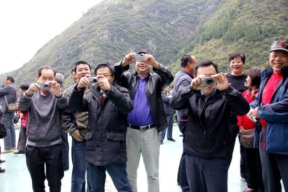 Cruising the Yangtze 11 Chinese people taking our photograph