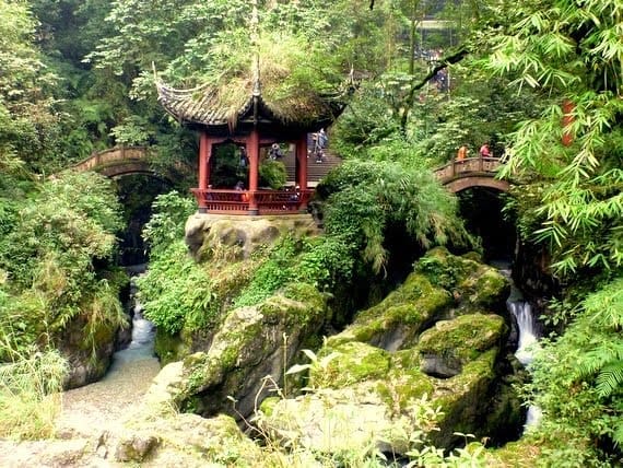 You Know You're in China When.... 9 Emeishan pagoda