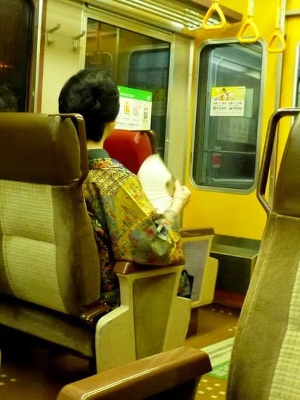 traditional japanese dress