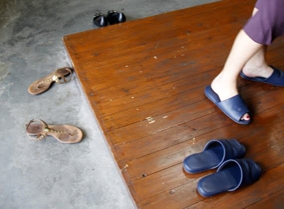 changing shoes in Japan