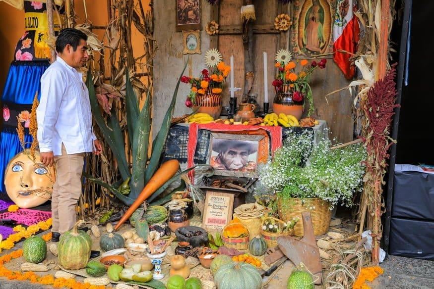 Celebrating Day of the Dead in Mexico 7 Ofrenda